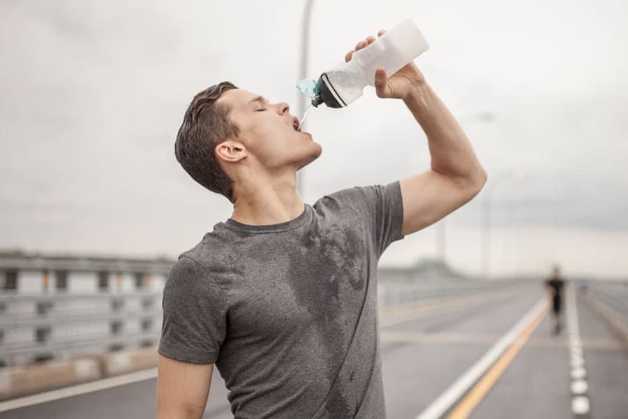 Nachahmung der Naturfrequenzen: Stimmgabeln und Wasserqualität
