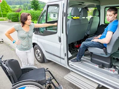 Was ist ein Transporter für Behindertenrollstühle?