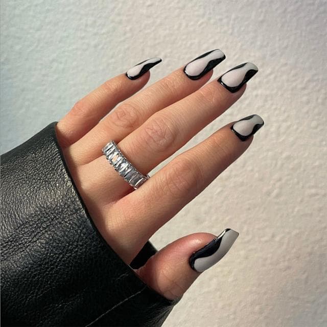 Umsichtige Schritte, um die attraktivsten Nageldesigns zu haben