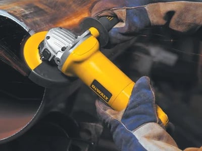 DeWALT Winkelschleifer mit Blattschutz für mehr Sicherheit