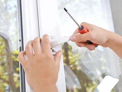 Ersatzfenster und Doppelverglasung im Haus