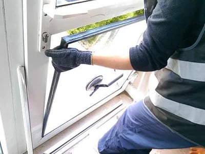 Ersatzfenster und Doppelverglasung im Haus