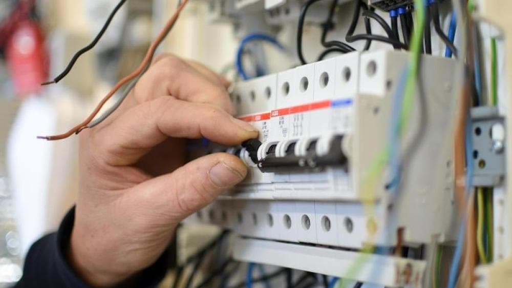 Elektriker Notdienst: Ihre Rettung bei Elektroproblemen