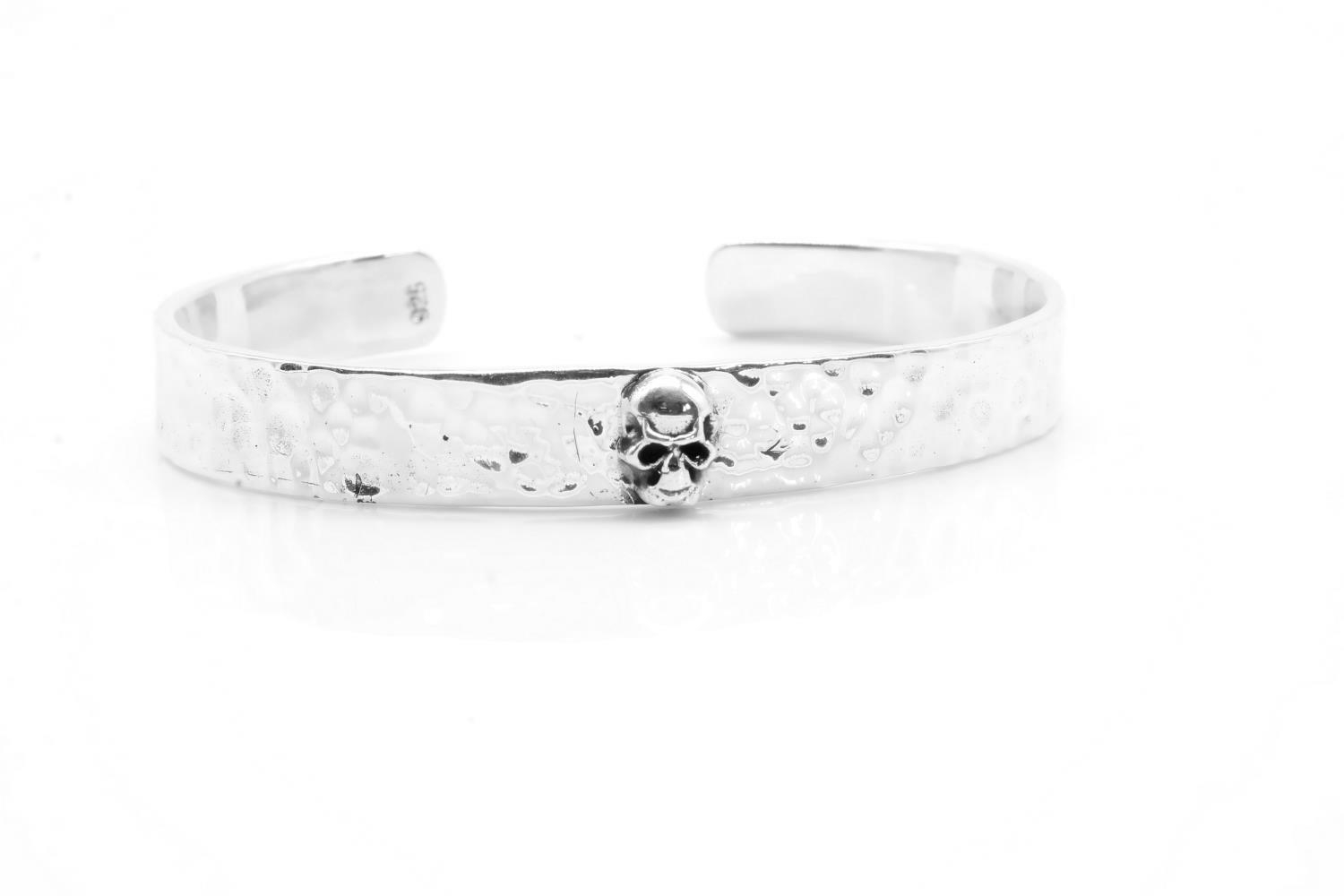 Armbänder Frauen: Handgefertigte Schmuckstücke mit Edelsteinen von René Rose