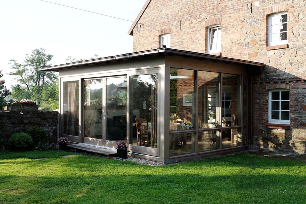 Carport aus Metall oder Holz? Ein Vergleich der Materialien