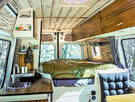 <strong>Camping Essentials: Tipps für leidenschaftliche Camper</strong>