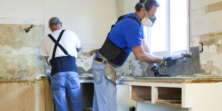 builders-doing-home-improvements-960x480