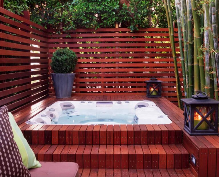 Amazing-Backyard-Hot-Tub-Ideas-018-1-Kindesign