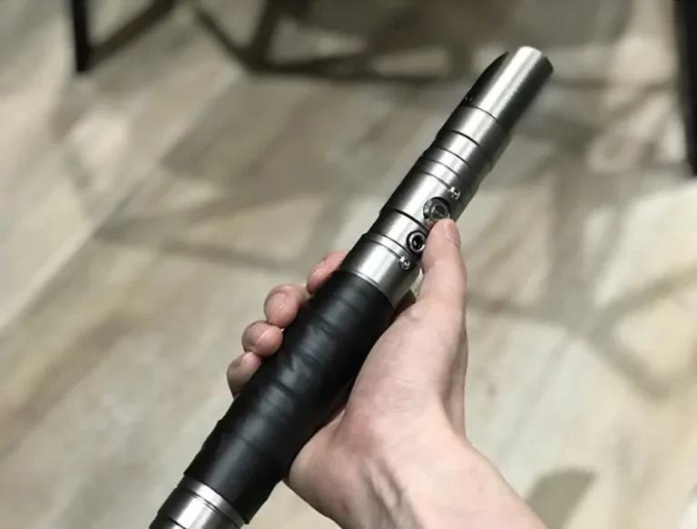RGB-Lightsaber-Suitable-For-Heavy-Dueling-5