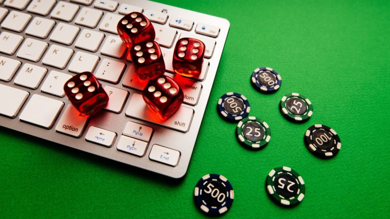 Playing-Online-Casino-Games-Tips-From-the-Pros