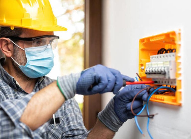 8-Benefits-of-Electrical-Contractors-for-Your-Company-Featured