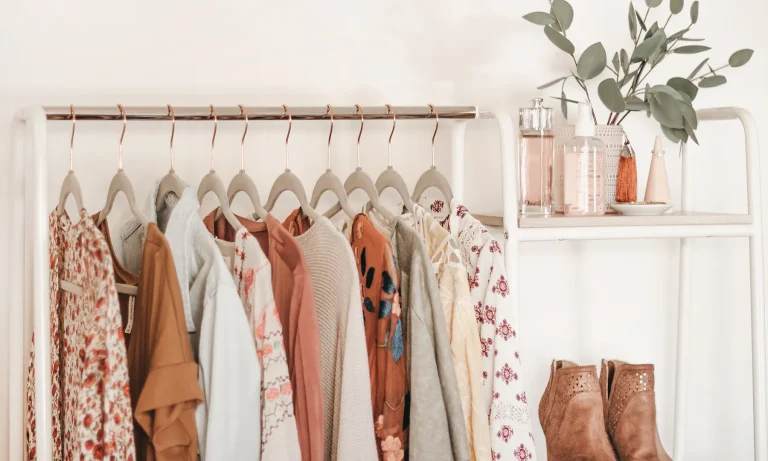 13-Clothing-Storage-Ideas-for-Small-Bedrooms